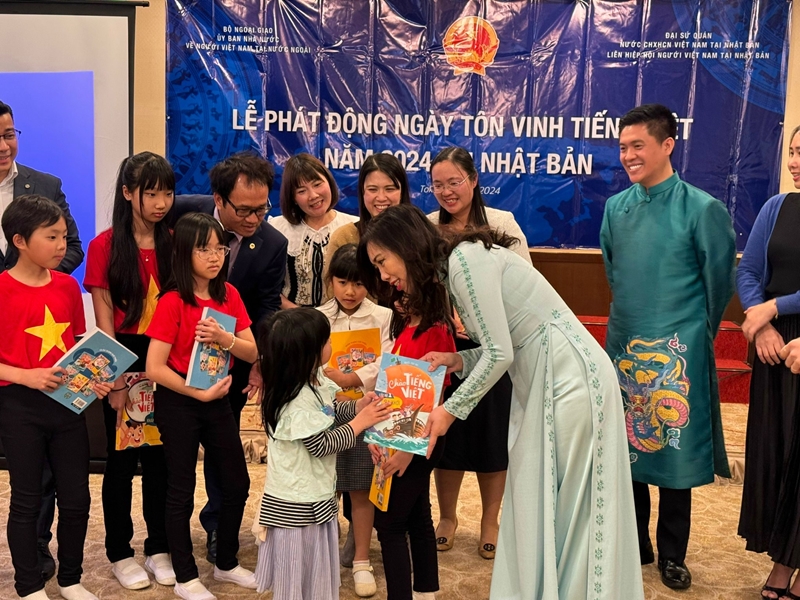 ngày tôn vinh tiếng việt ngay-ton-vinh-tieng-viet